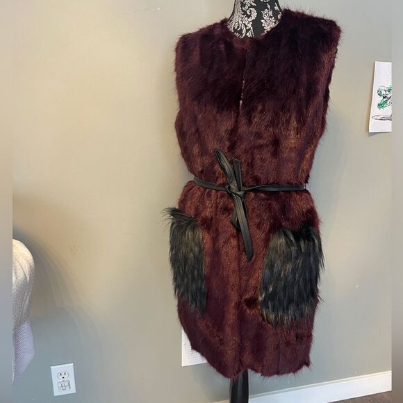 FURIOUS FUR
Deep Pocket Vest. - Picture 2 of 5